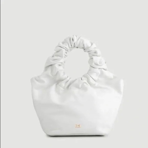 FRAME Le Scrunch Ruched Top Handle Bag in Bone White Leather